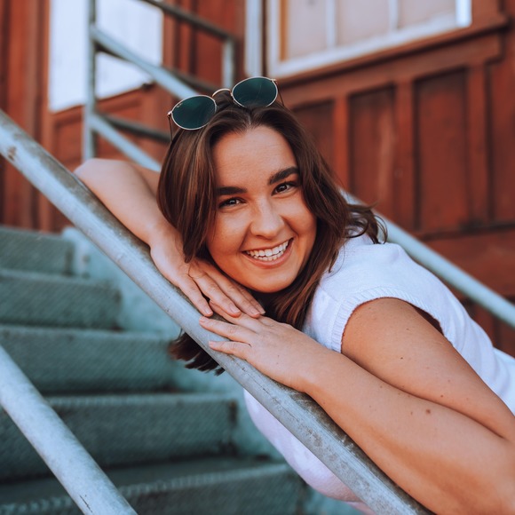 Meet your Posher, Ceara - Picture 1 of 1